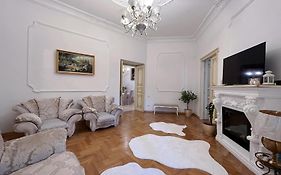 Goldenapartmentlviv